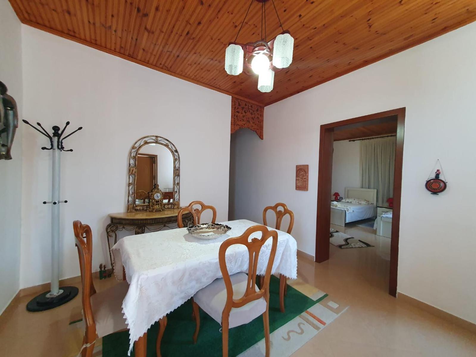 Sara Guesthouse Berat Extérieur photo